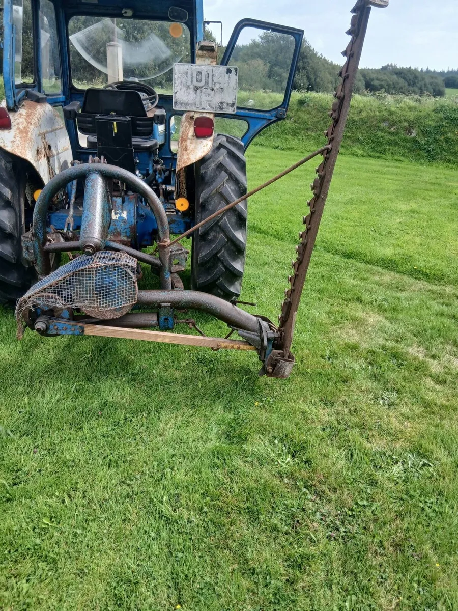 Ransom finger bar mower and Ford 2000 for sale - Image 3