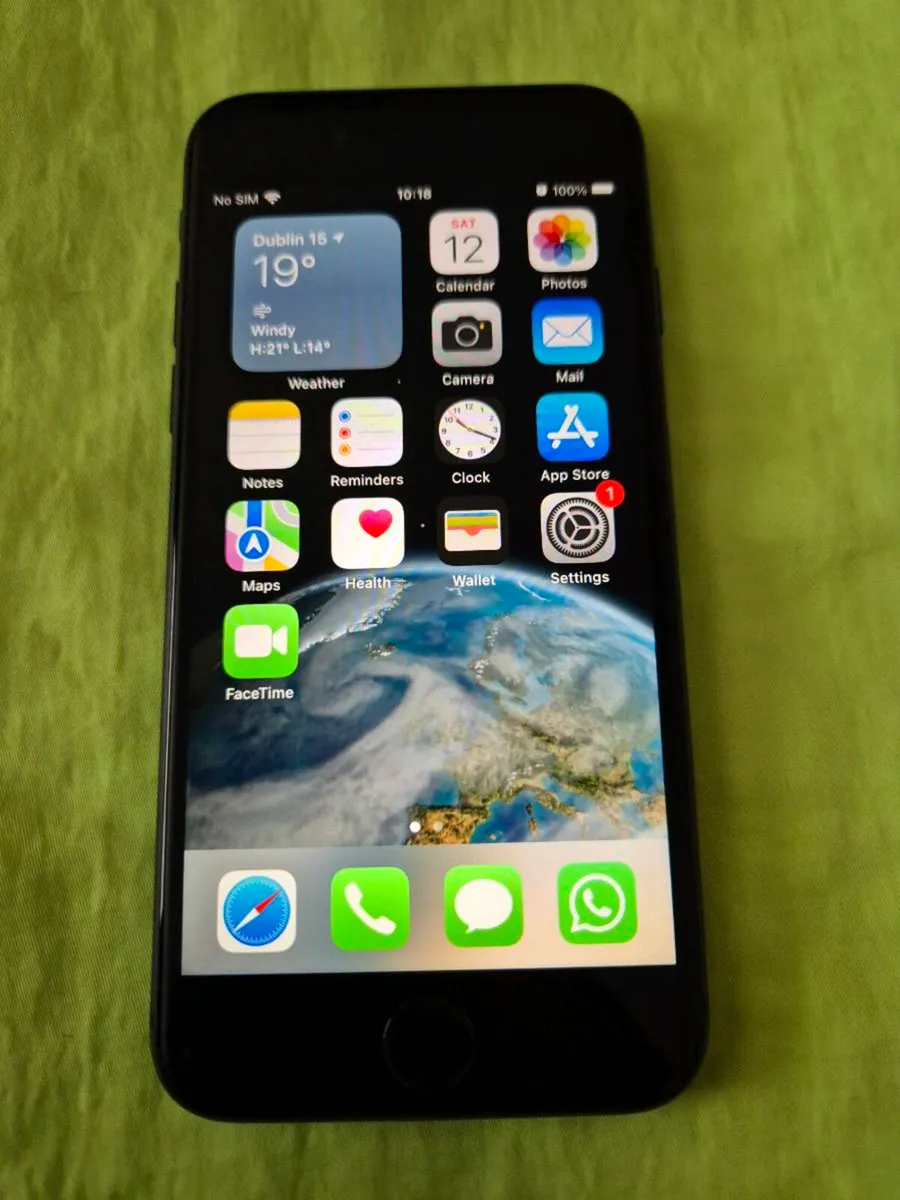 iPhone 8 64GB - Image 1