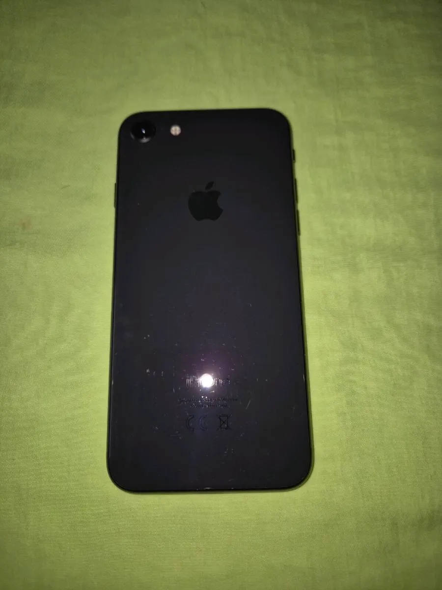 iPhone 8 64GB - Image 3