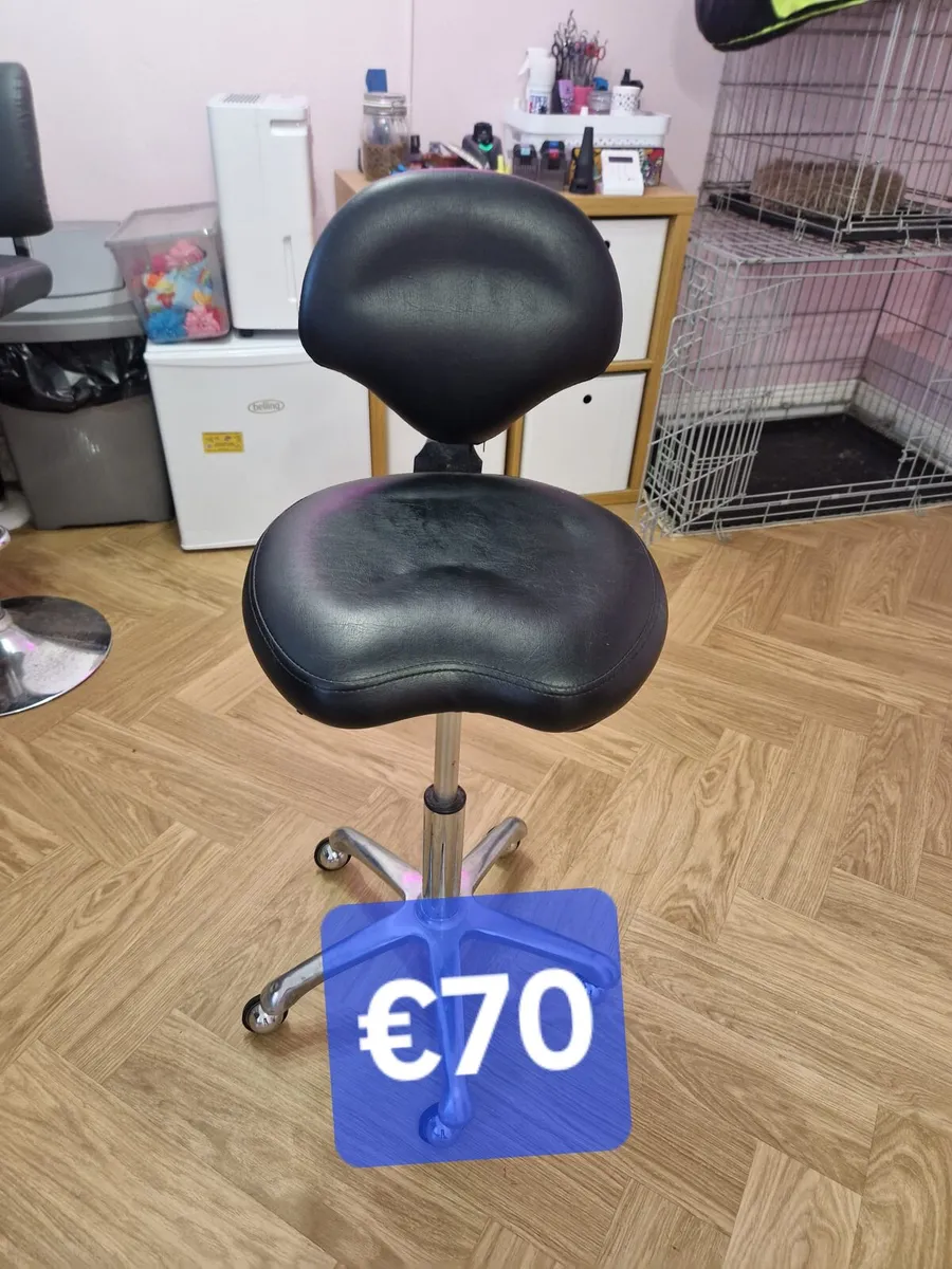 Hairdressing/dog grooming stool - Image 1