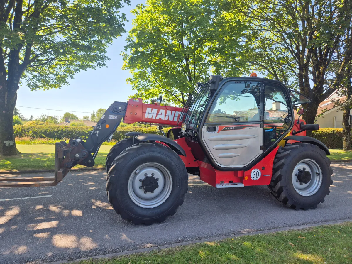 Manitou MT733 telehandler loader - Image 2