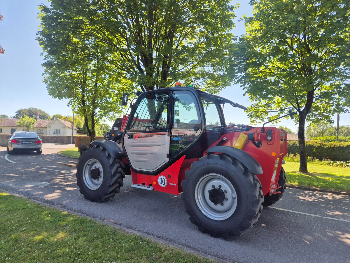 Manitou MT733 telehandler loader - Image 4