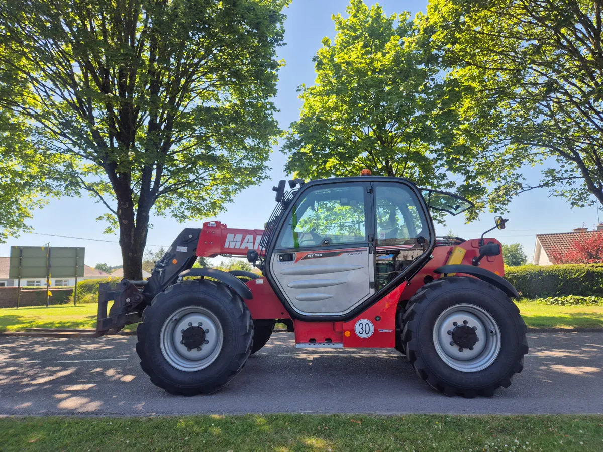 Manitou MT733 telehandler loader - Image 3