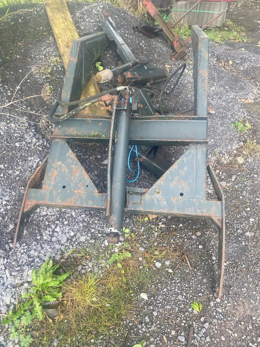 Zetor loader and sheer grab - Image 1