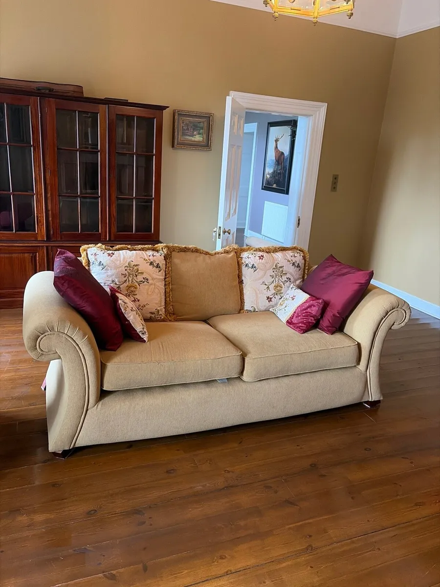 Suite of Furniture - Image 3