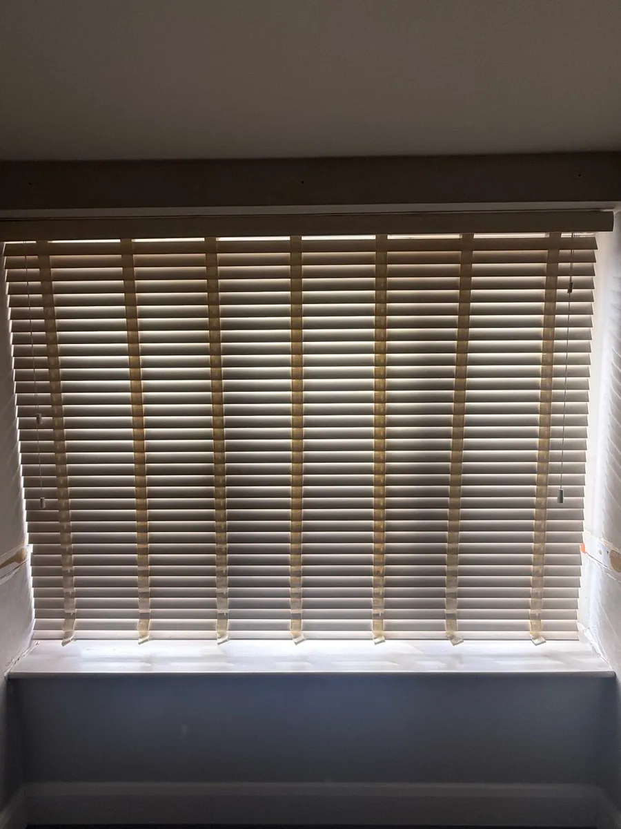 8 x Venetian Blinds (range of sizes) - Image 2