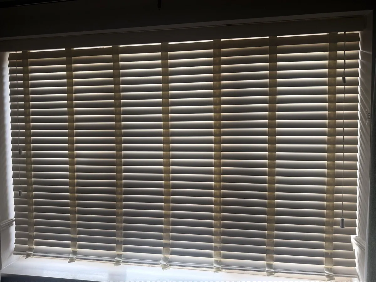 8 x Venetian Blinds (range of sizes) - Image 3