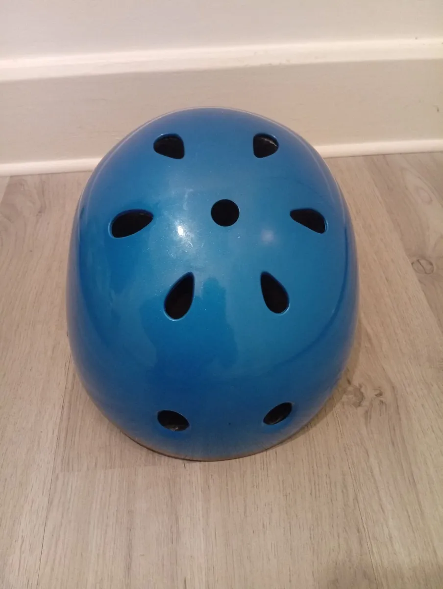 Quality Universal Helmet M-Size 2months old - Image 3