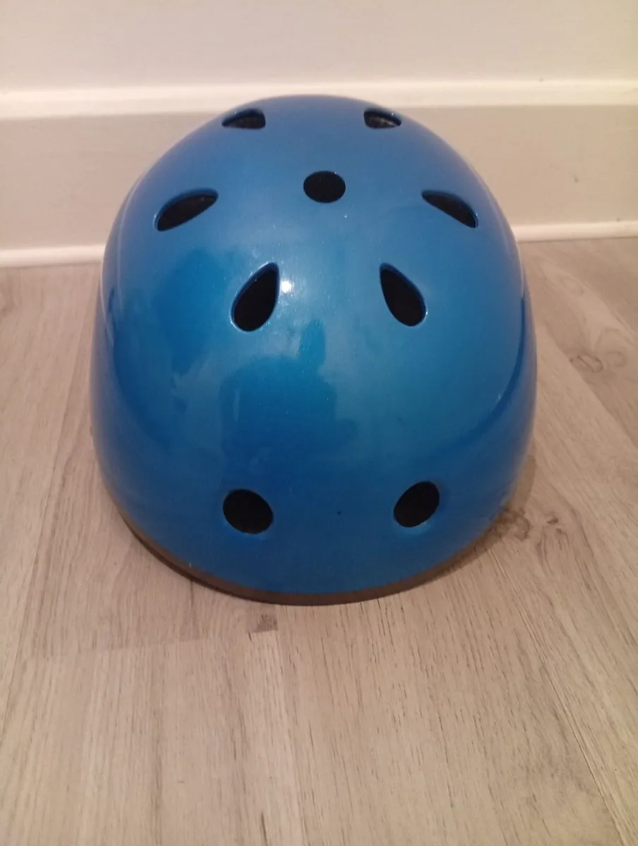 Quality Universal Helmet M-Size 2months old - Image 4