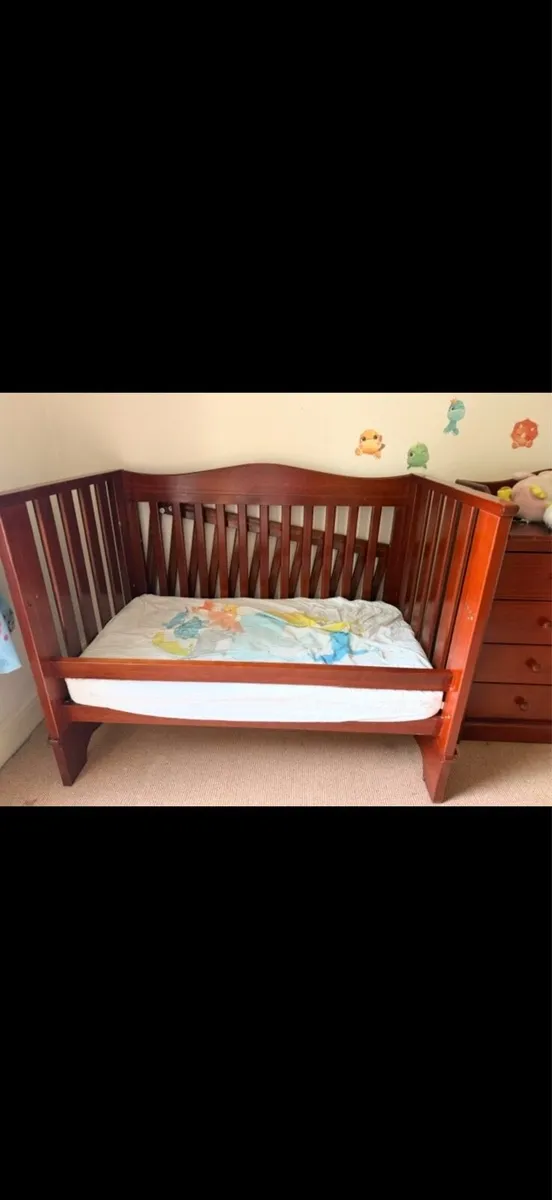 Boori collectBassinet crib bed and changing table - Image 3