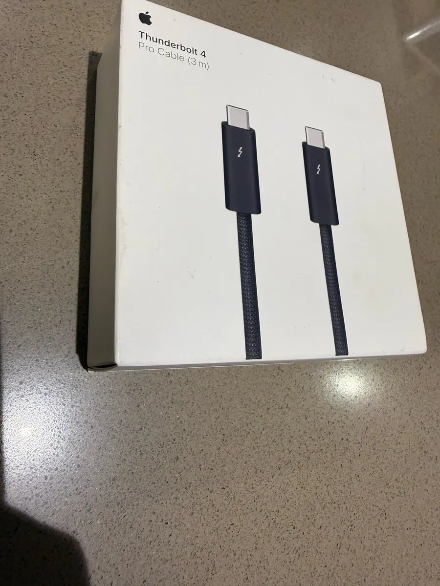 Apple Thunderbolt 4 Pro Cable 3m Brand New - Image 1