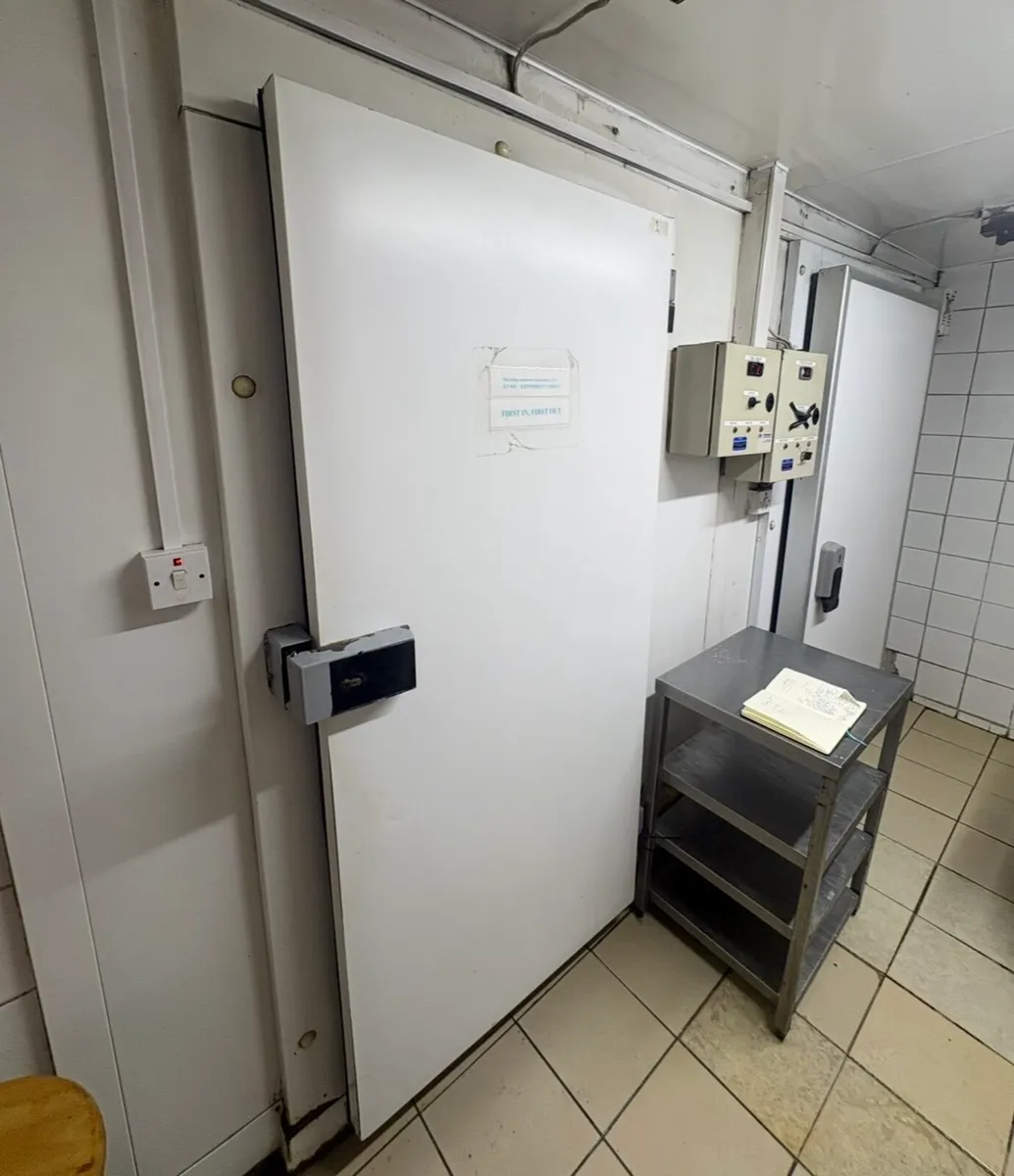 Cold and freezer room - Image 1