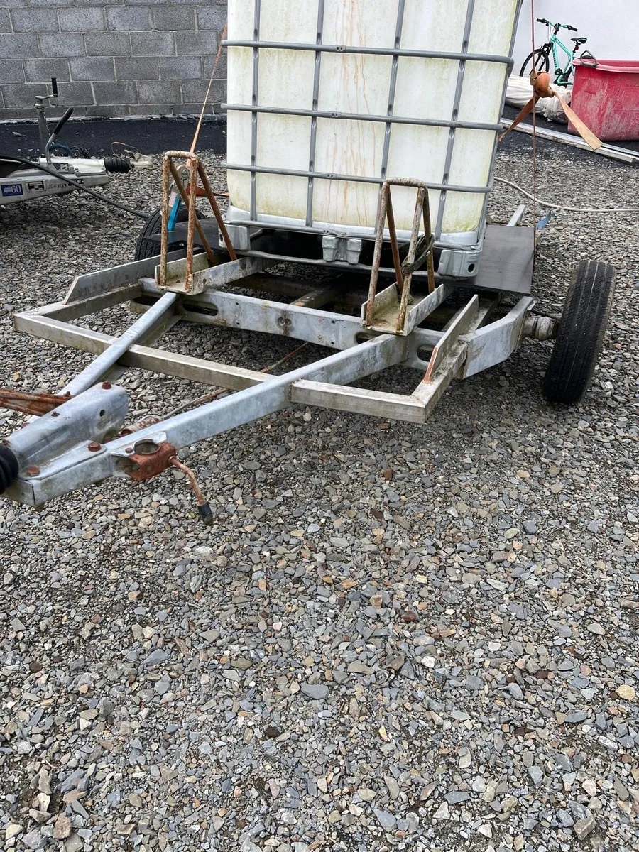 IBC tank with trailer - Image 1
