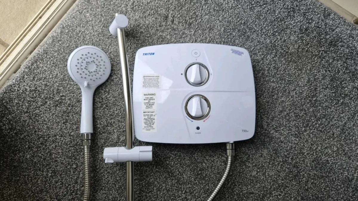 Triton T90sr Electric Shower - Image 1
