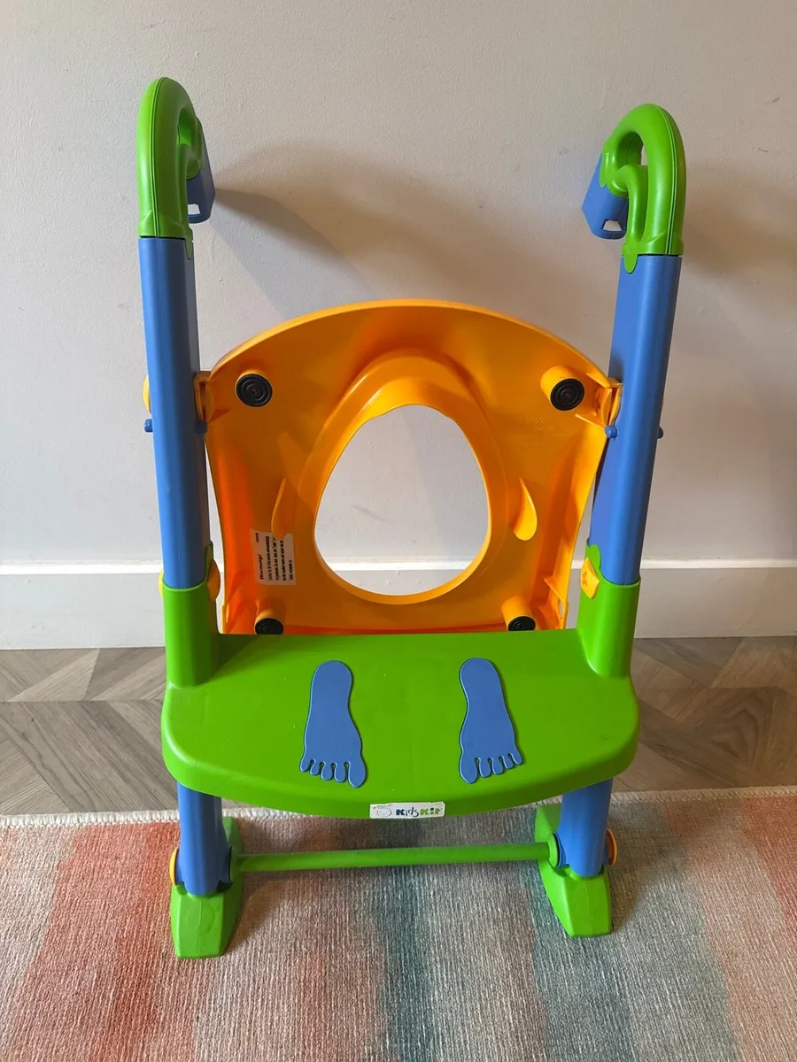 Toddler toilet training steps - Image 1