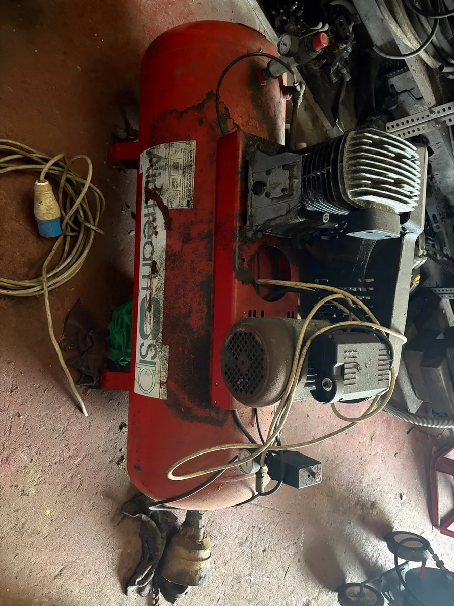 Airstream Compressor - Image 1