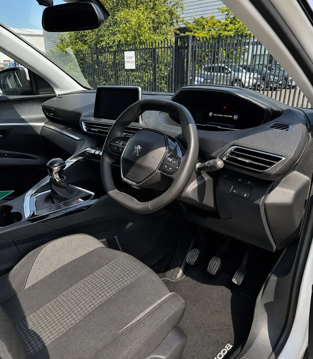 212 Peugeot 3008 NEW MODEL Commercial - Image 4