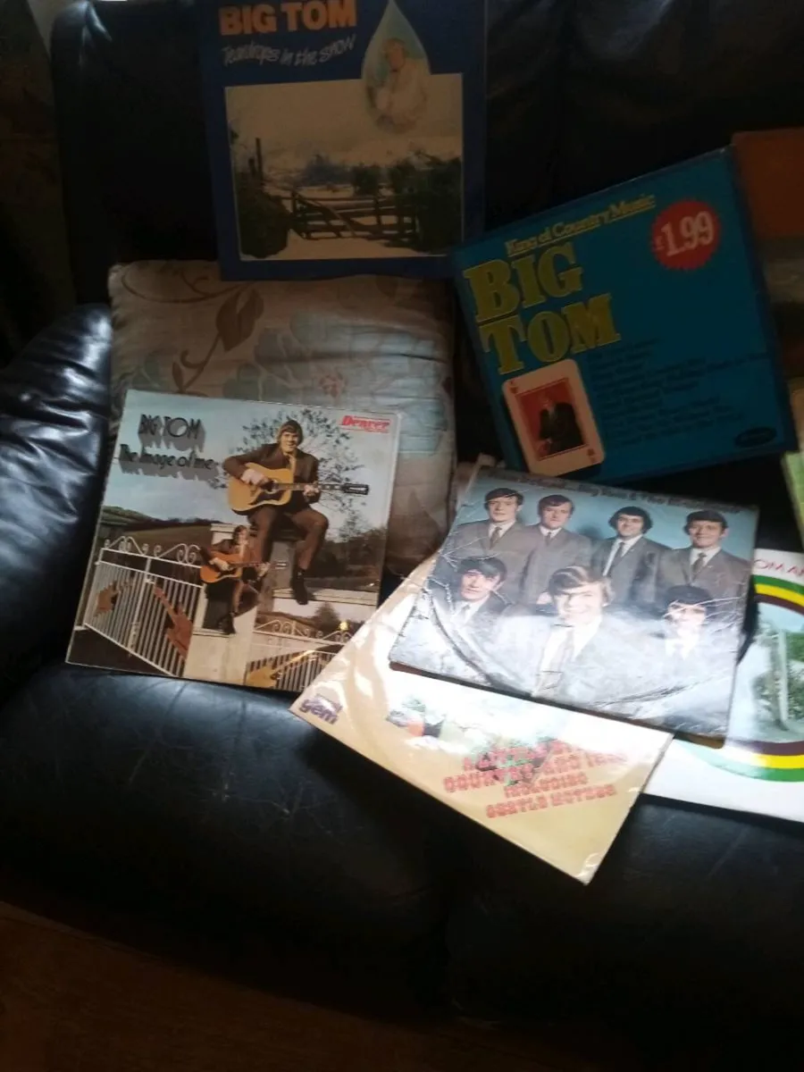 Records - Image 1