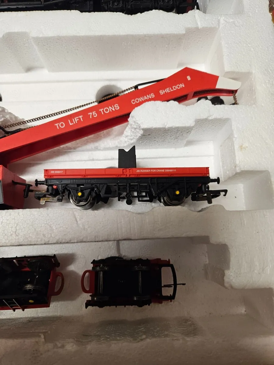 Hornby OO Gauge Brakedown Crane Set - Image 3