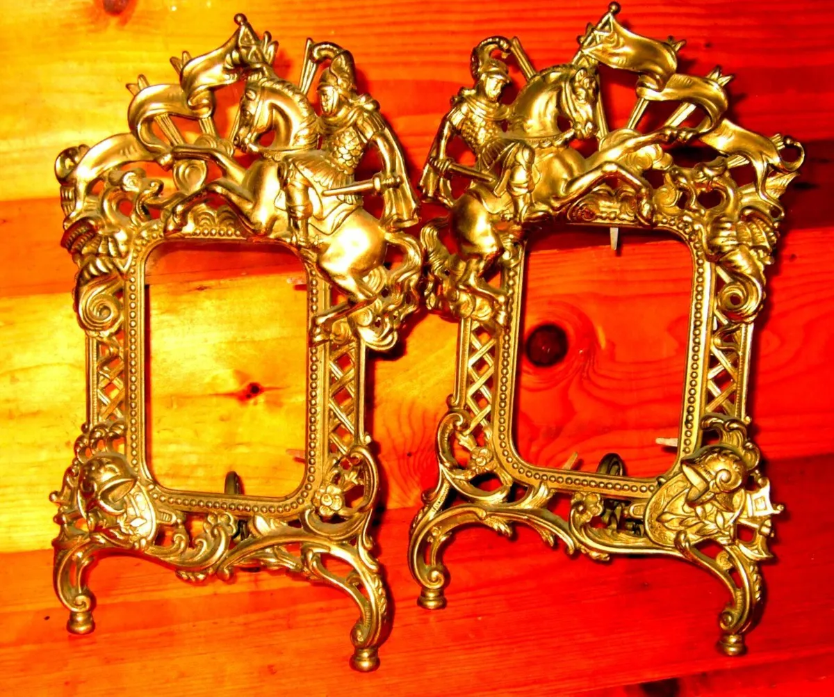 Stunning Pair of Vintage Ornate Brass Picture Fram - Image 4