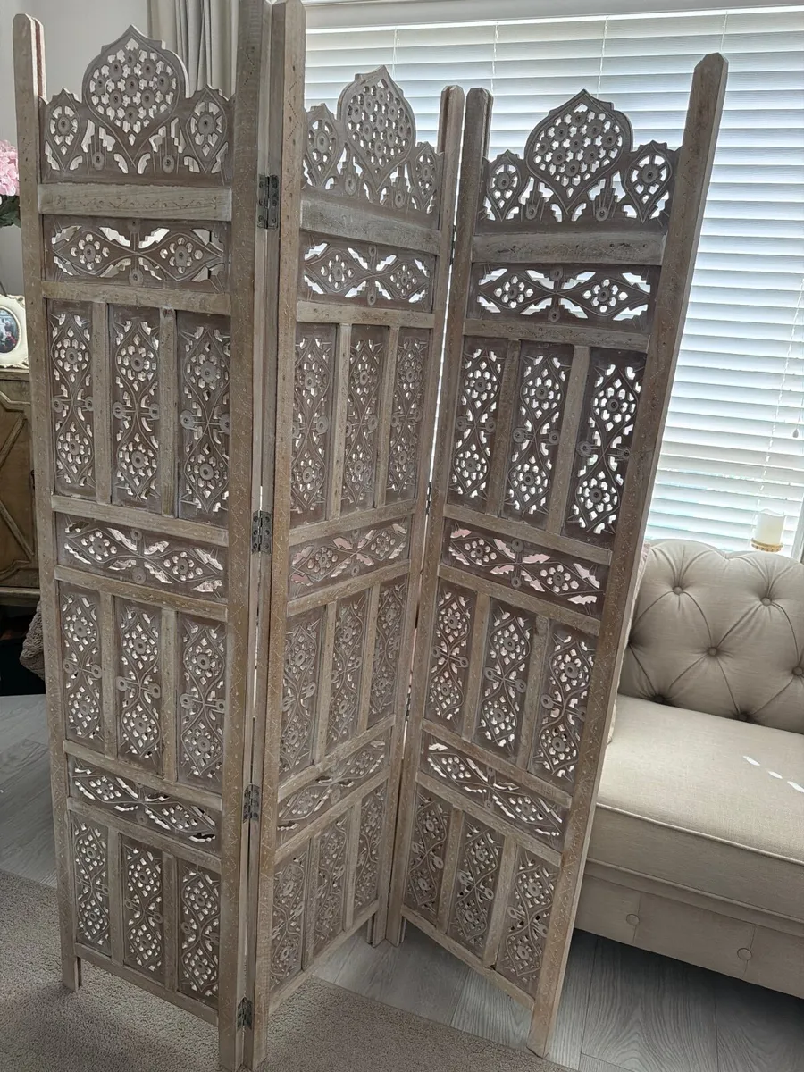 New home screen decorative and rattan stool - Image 1