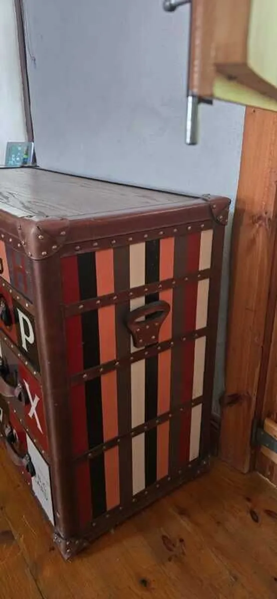 Chest of drawers / sideboard - Image 2