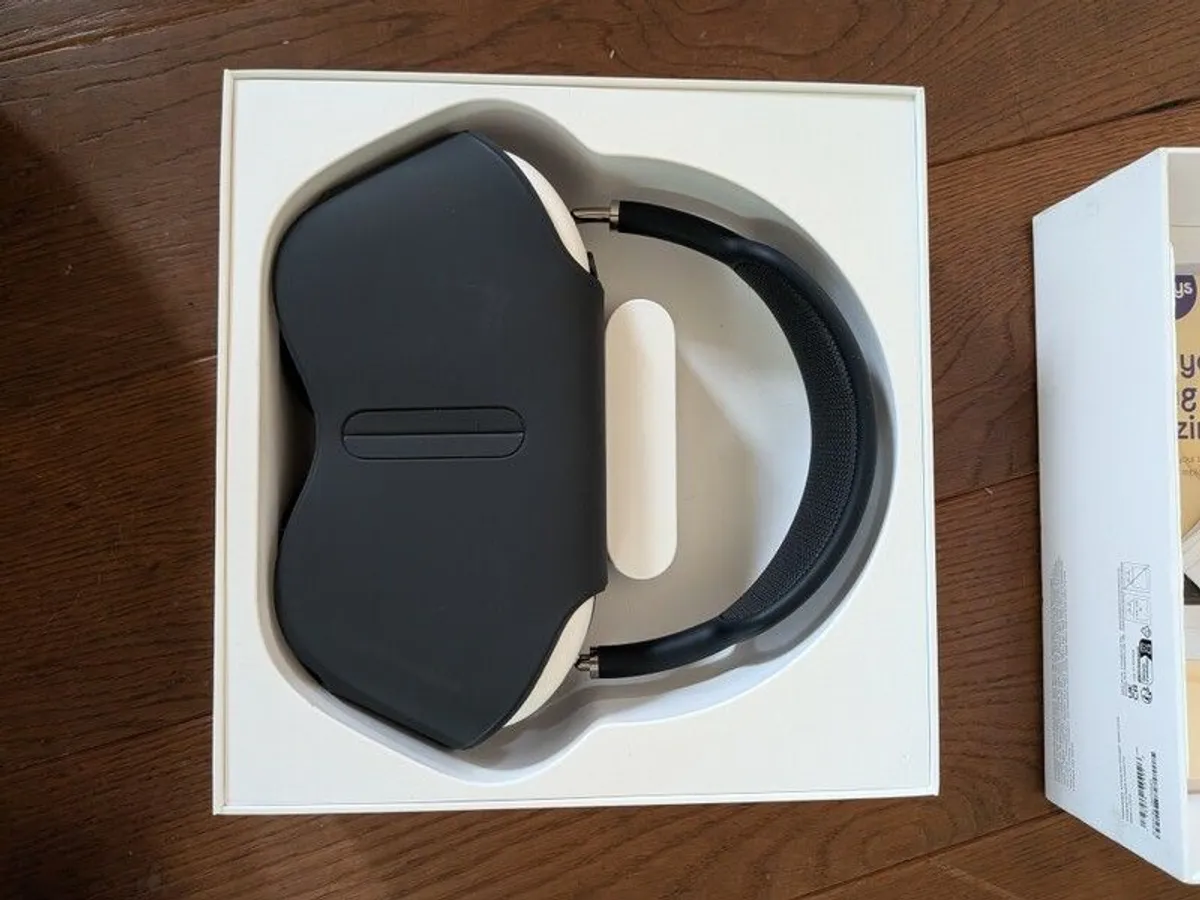 Apple Airpods Max Headphones - Image 2