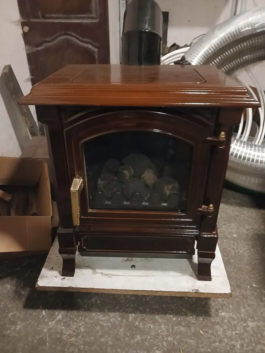 Nestor Martin 5kw oil stove fully reconditioned