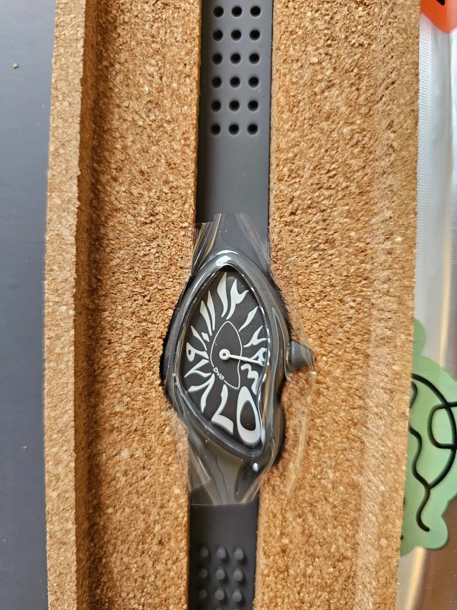 DVO Italia Unisex Men Women watch - Image 4