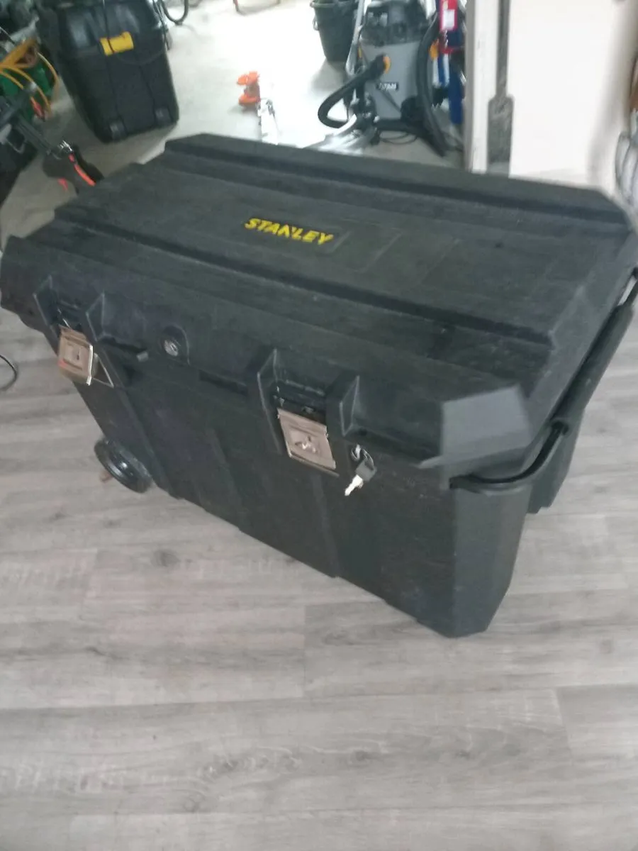 Stanley tool chest - Image 1