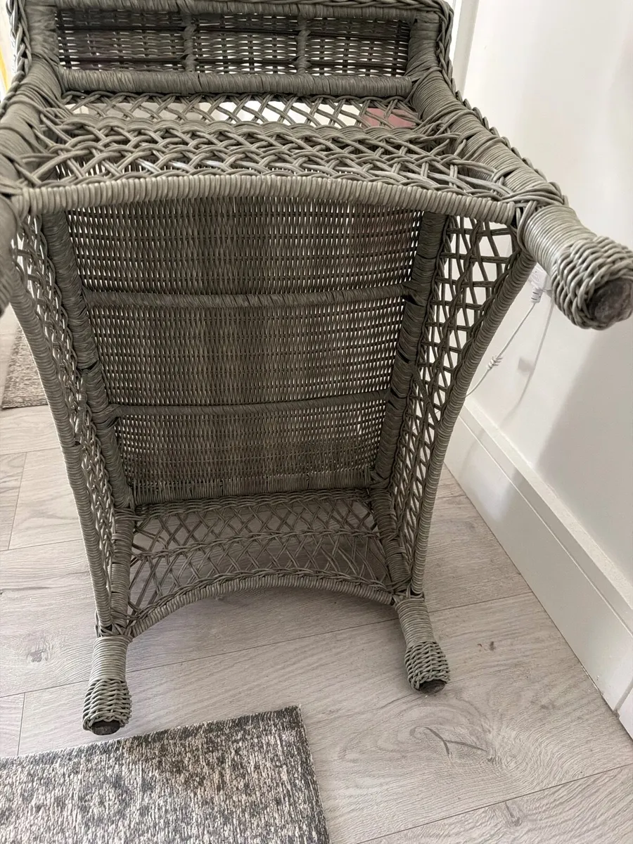 New home screen decorative and rattan stool - Image 3