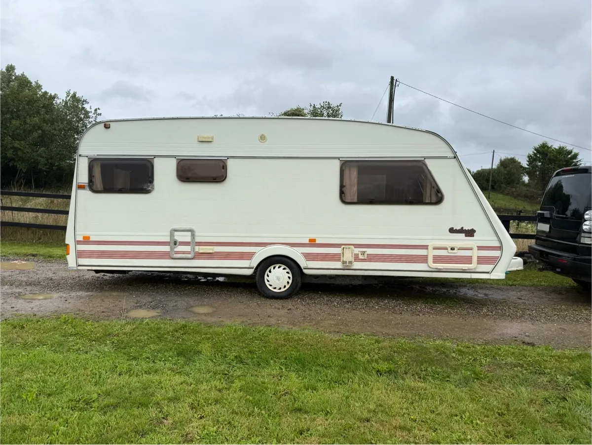 5 berth Fleetwood Caravan - Image 2
