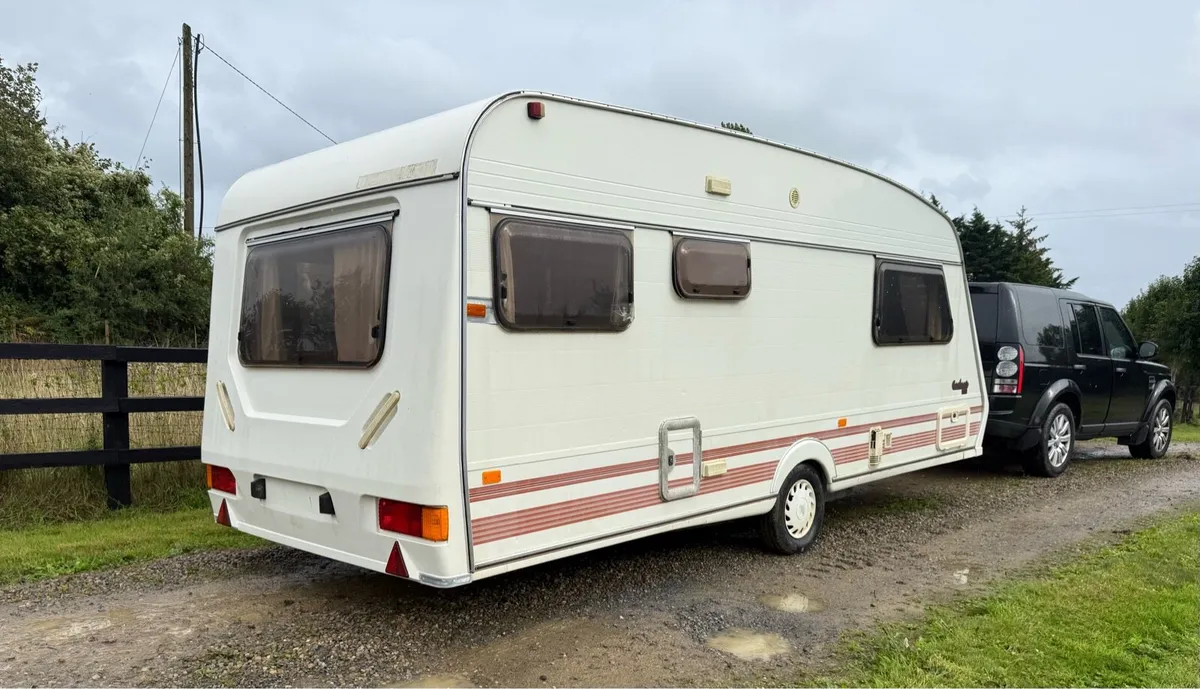 5 berth Fleetwood Caravan - Image 3