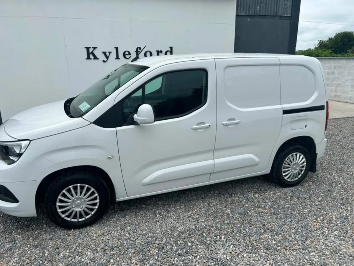 🚐 OPEL COMBO 2023 – 1.5 DIESEL 🚐 - Image 3