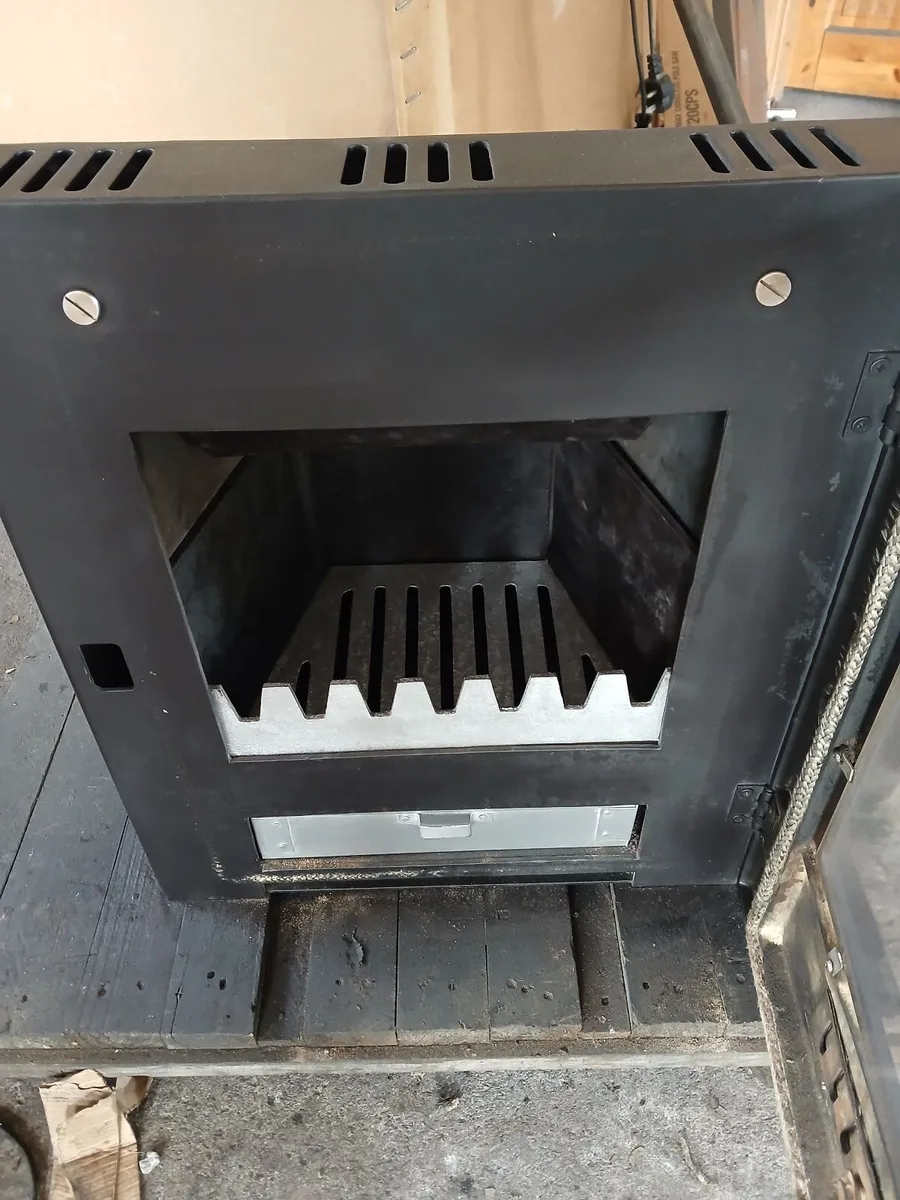 5 kw inset stove as new condition - Image 3