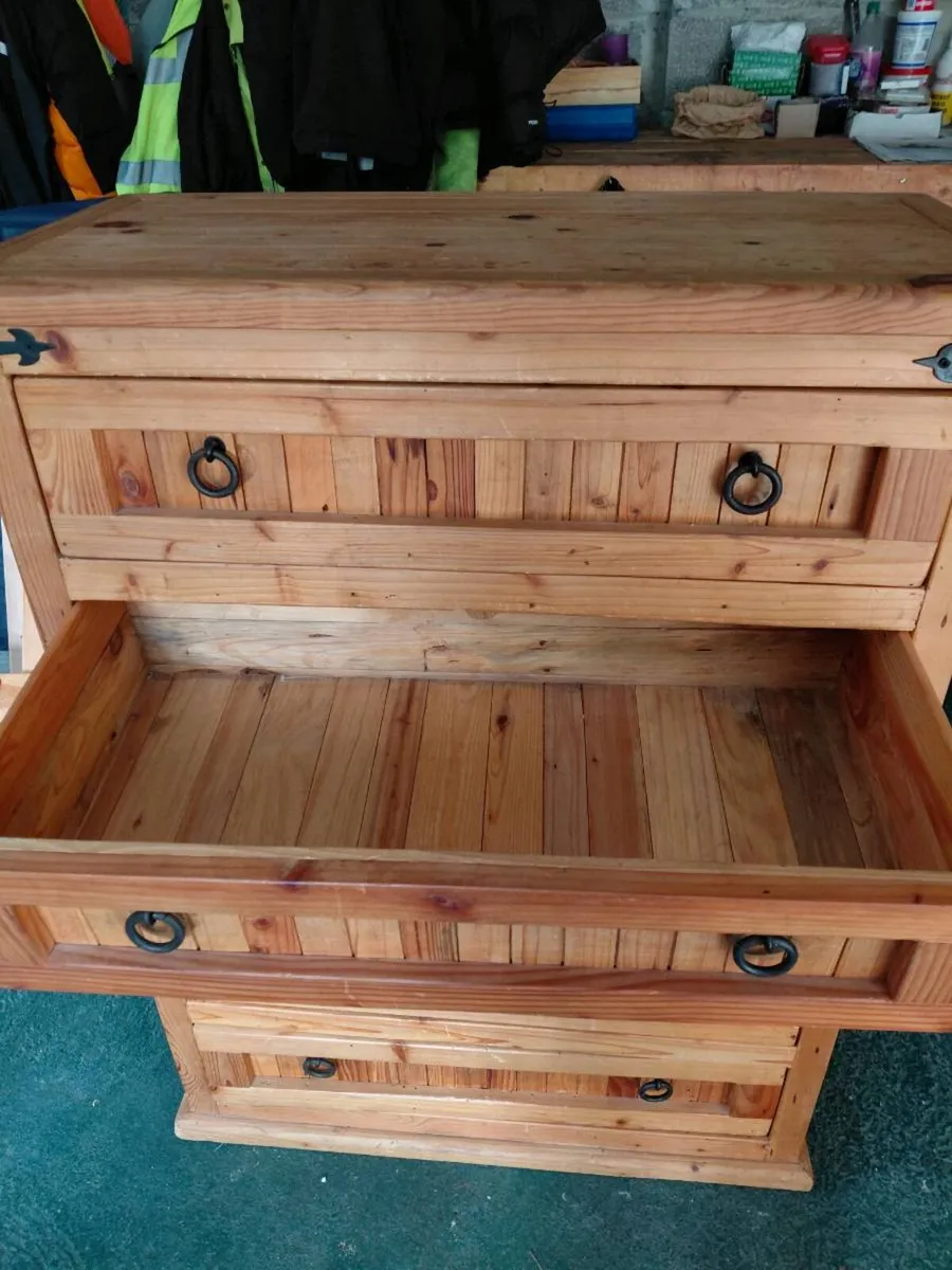 5 drawer Chest of Drawers - Image 2