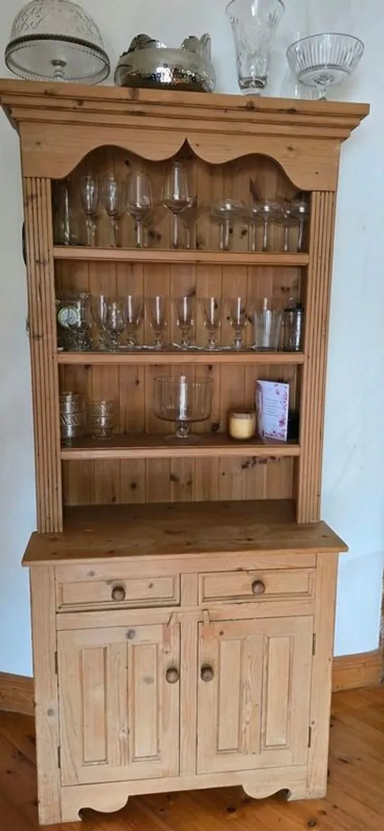 Dresser - Image 1