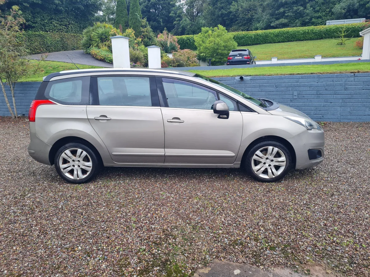 Peugeot 5008 2015 7 seater - Image 1