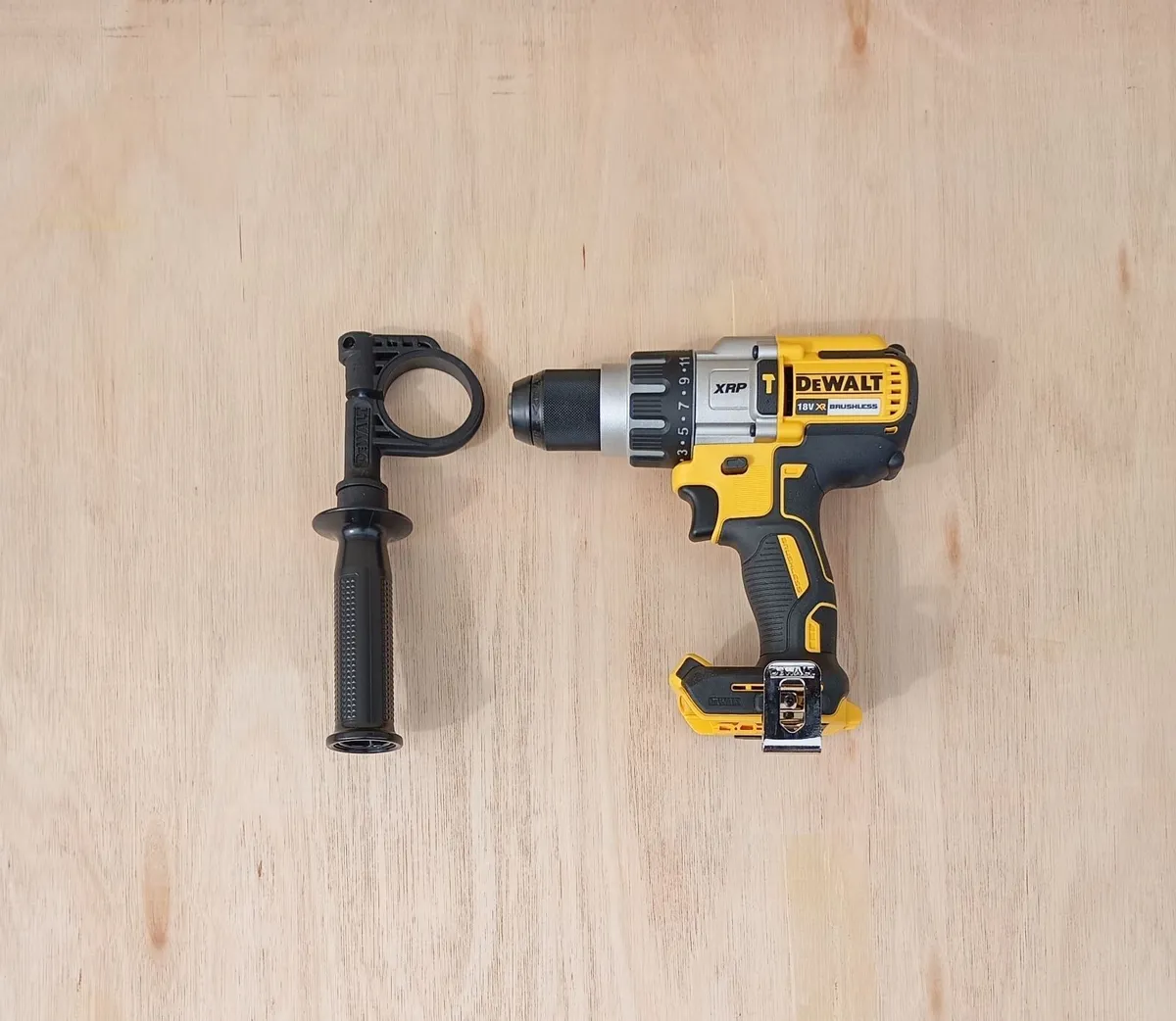 DeWalt dcd996 Combi Drill - Image 4