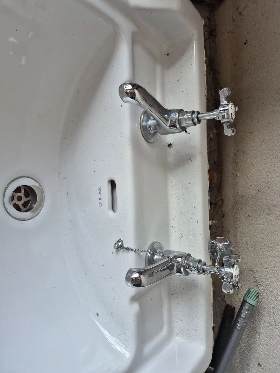 Waverly Sink and Taps - Image 2