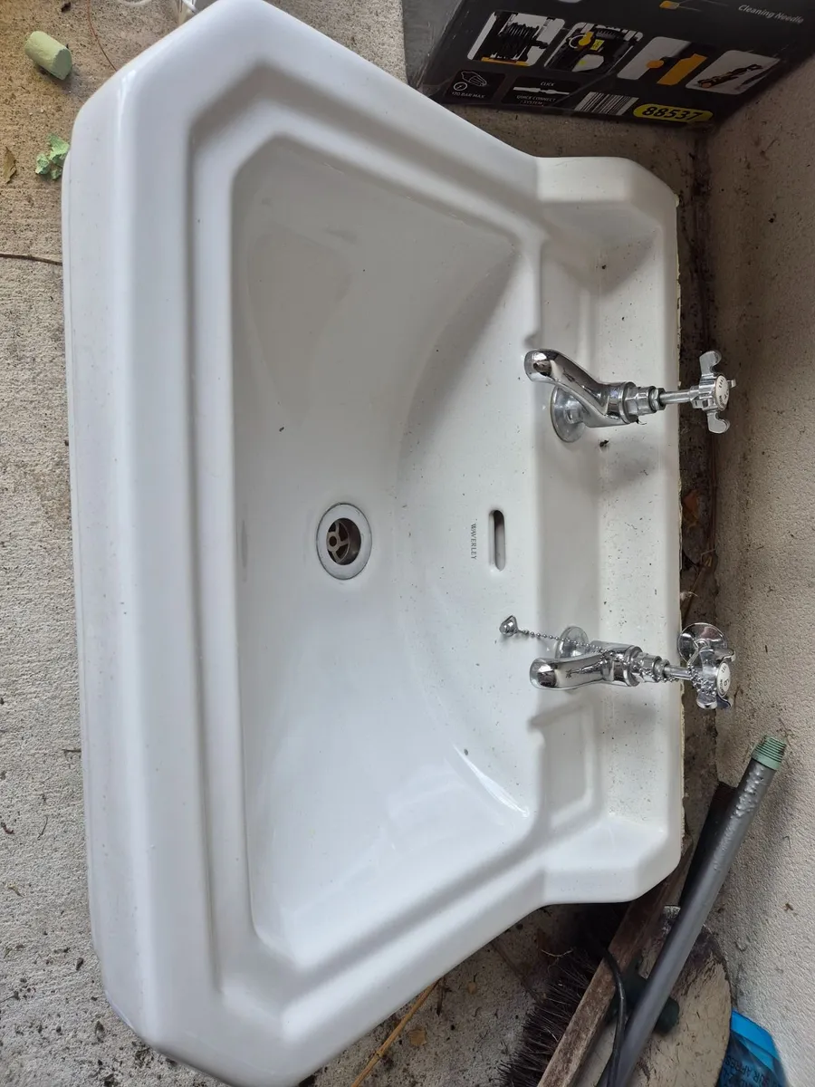 Waverly Sink and Taps - Image 3