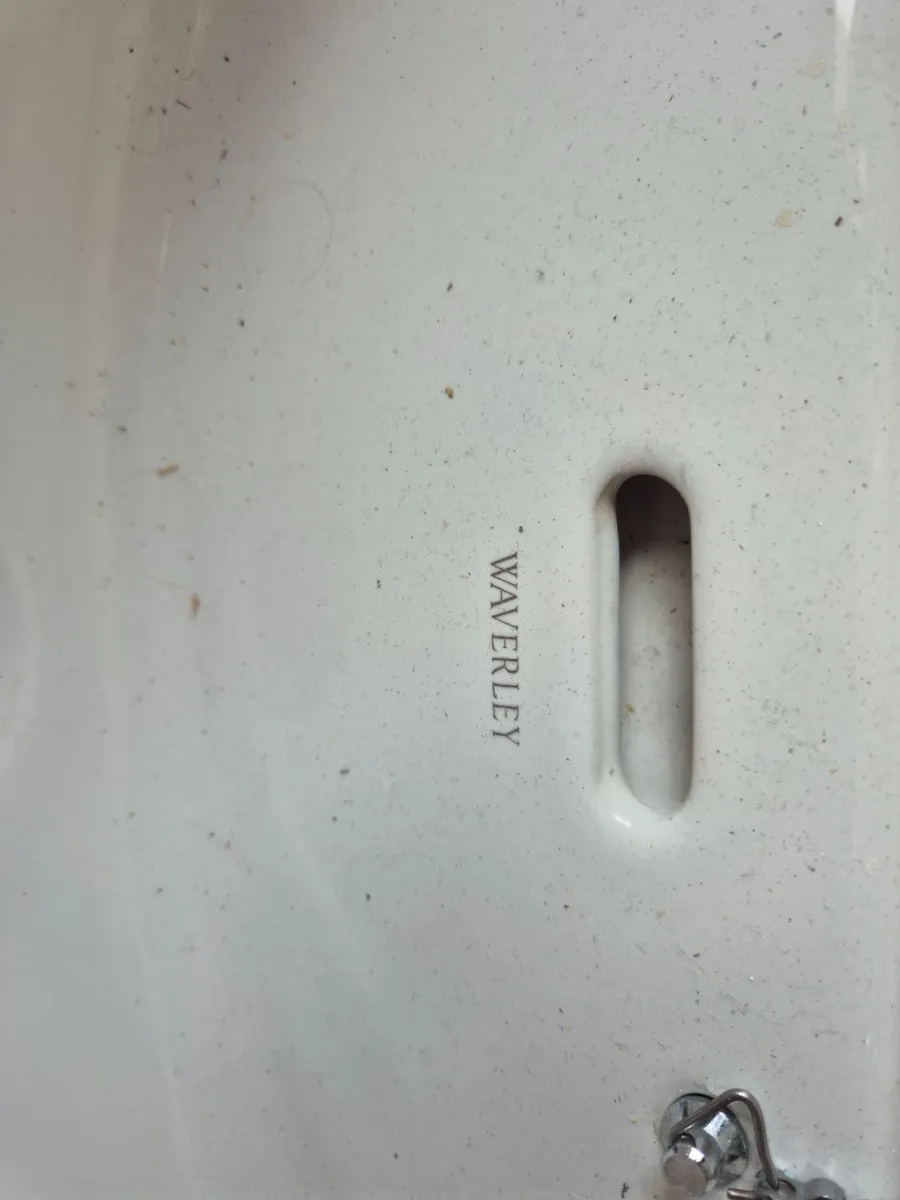 Waverly Sink and Taps - Image 1