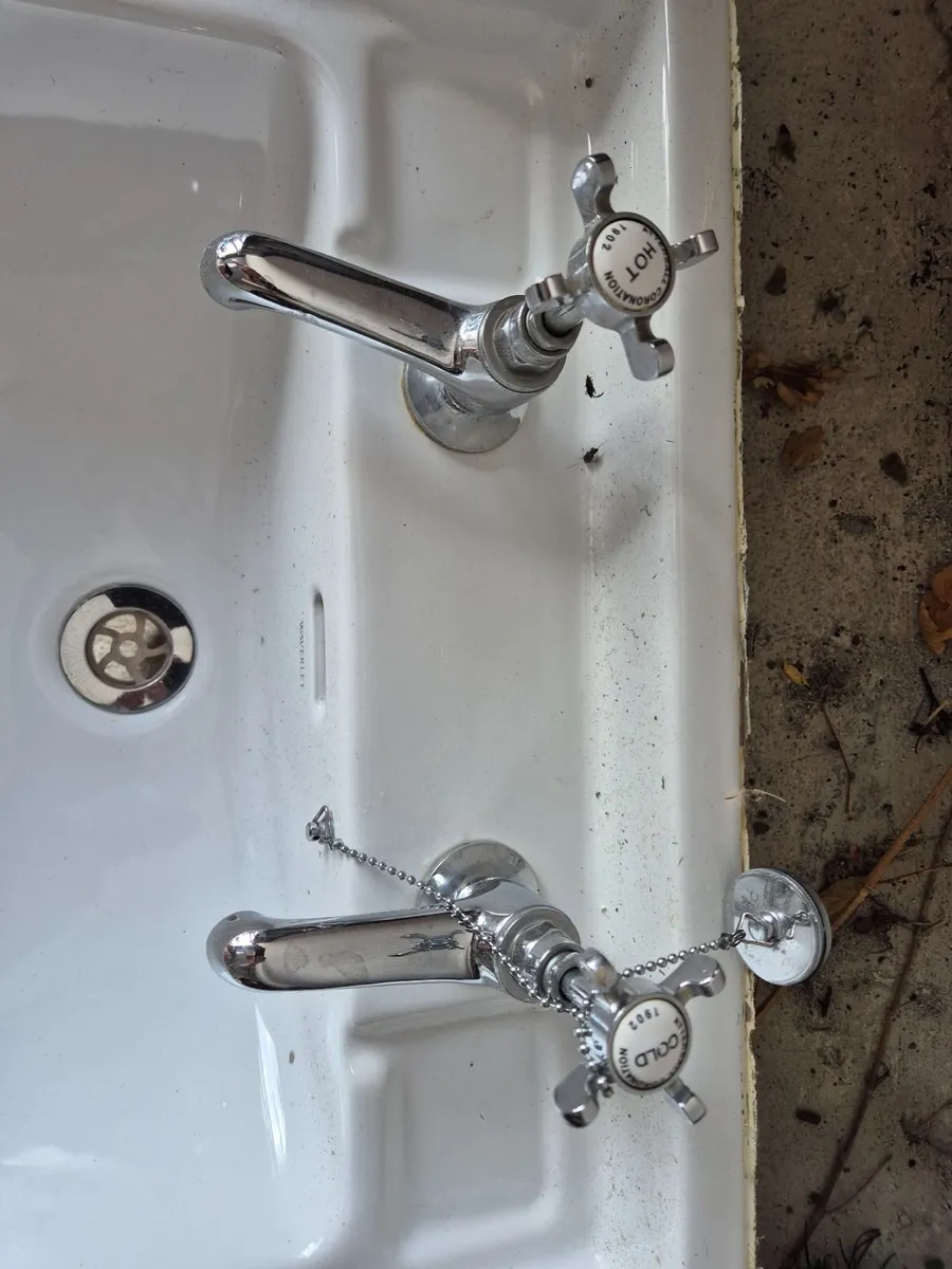 Waverly Sink and Taps - Image 4