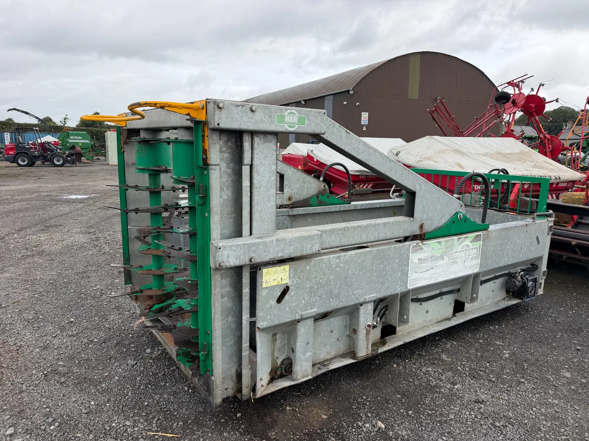 Spread-a-Bale Maxi Bedder - Image 1