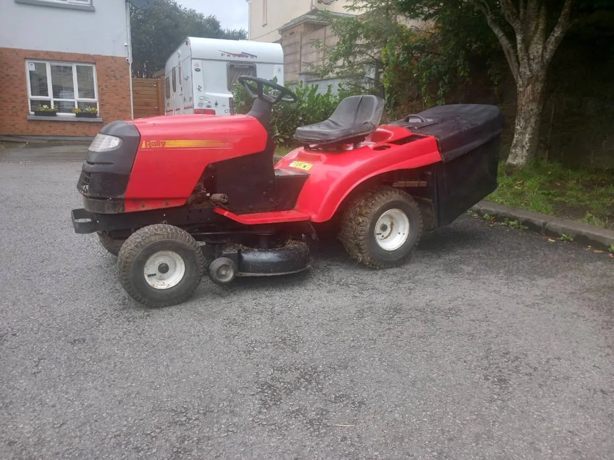 Ride on lawnmower - Image 2