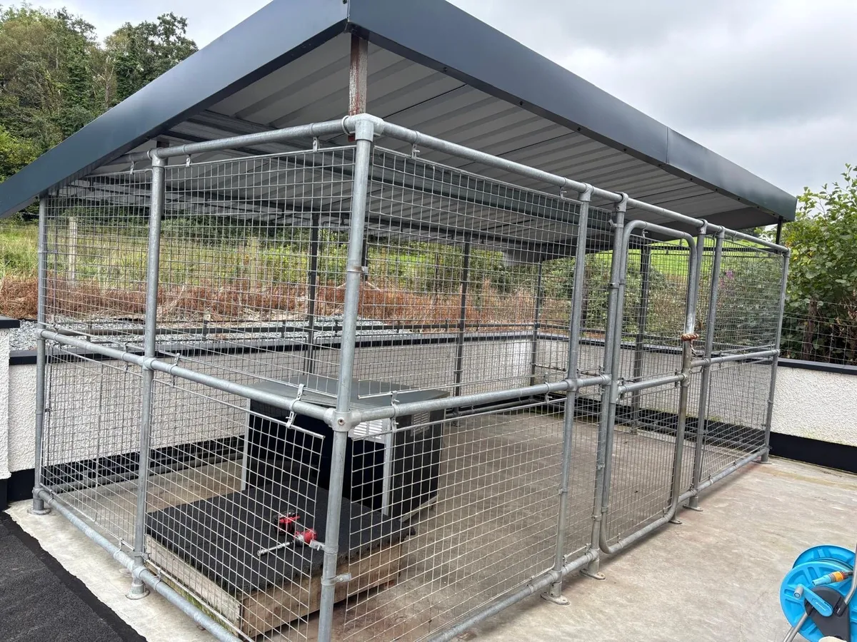 Dog pen - Image 1