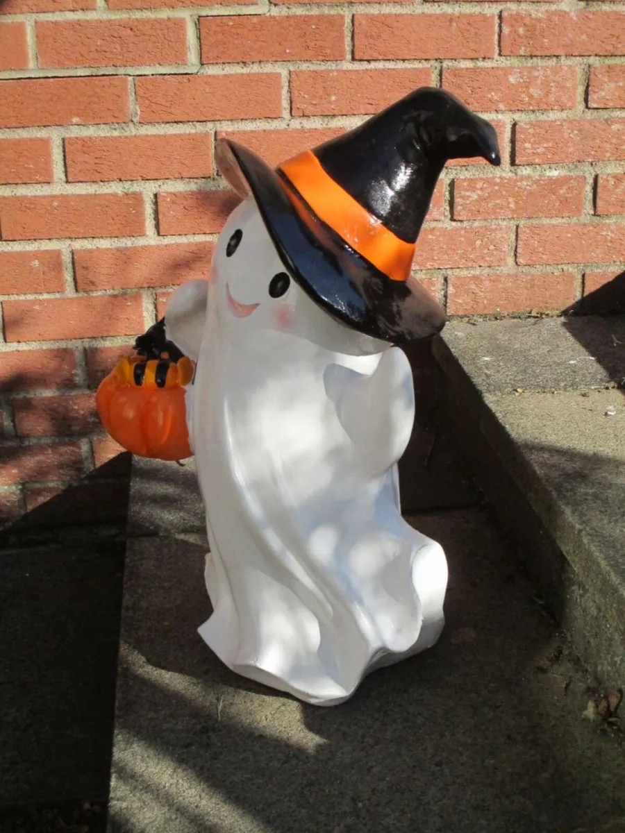 Large Ghost Statue - Image 2