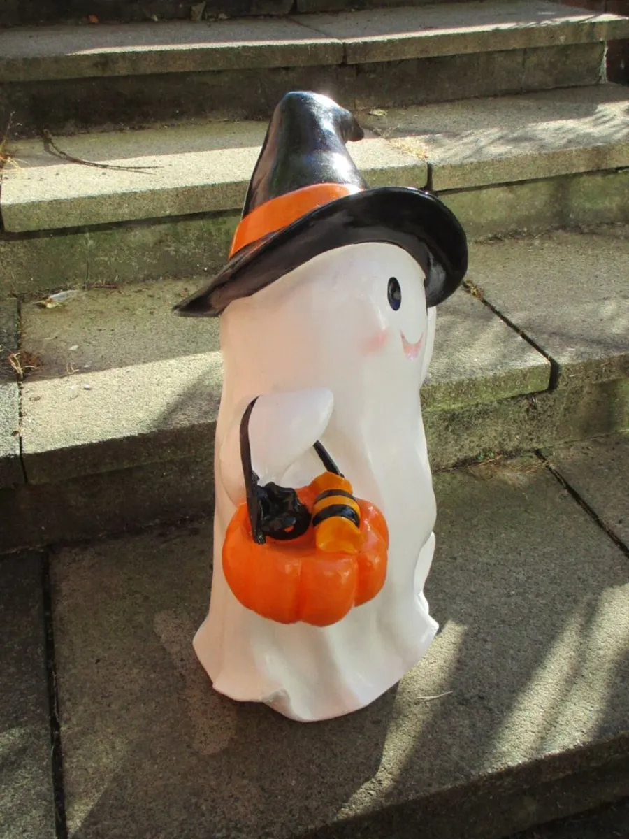 Large Ghost Statue - Image 3