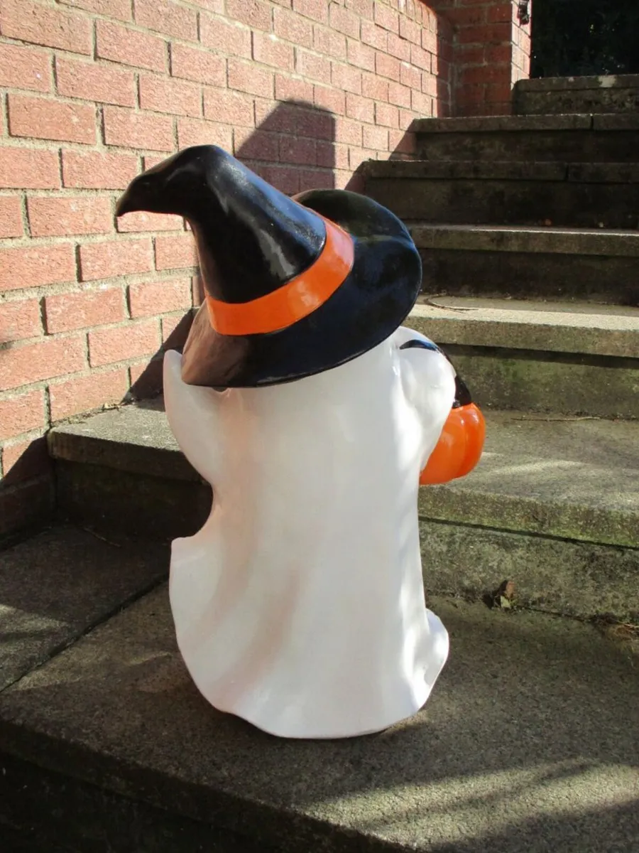 Large Ghost Statue - Image 4