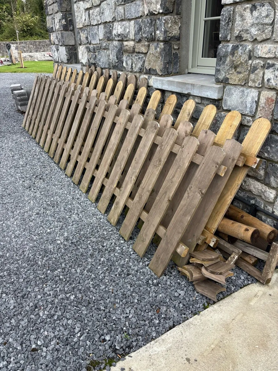 Timber fencing n - Image 2